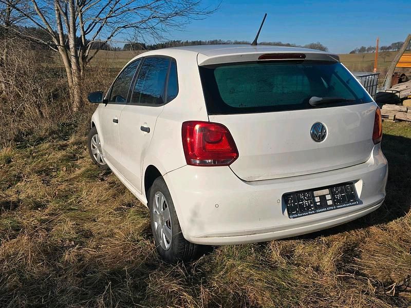 Gebraucht VW Polo 60 PS (44 kW) 2011 Weiß Kleinwagen