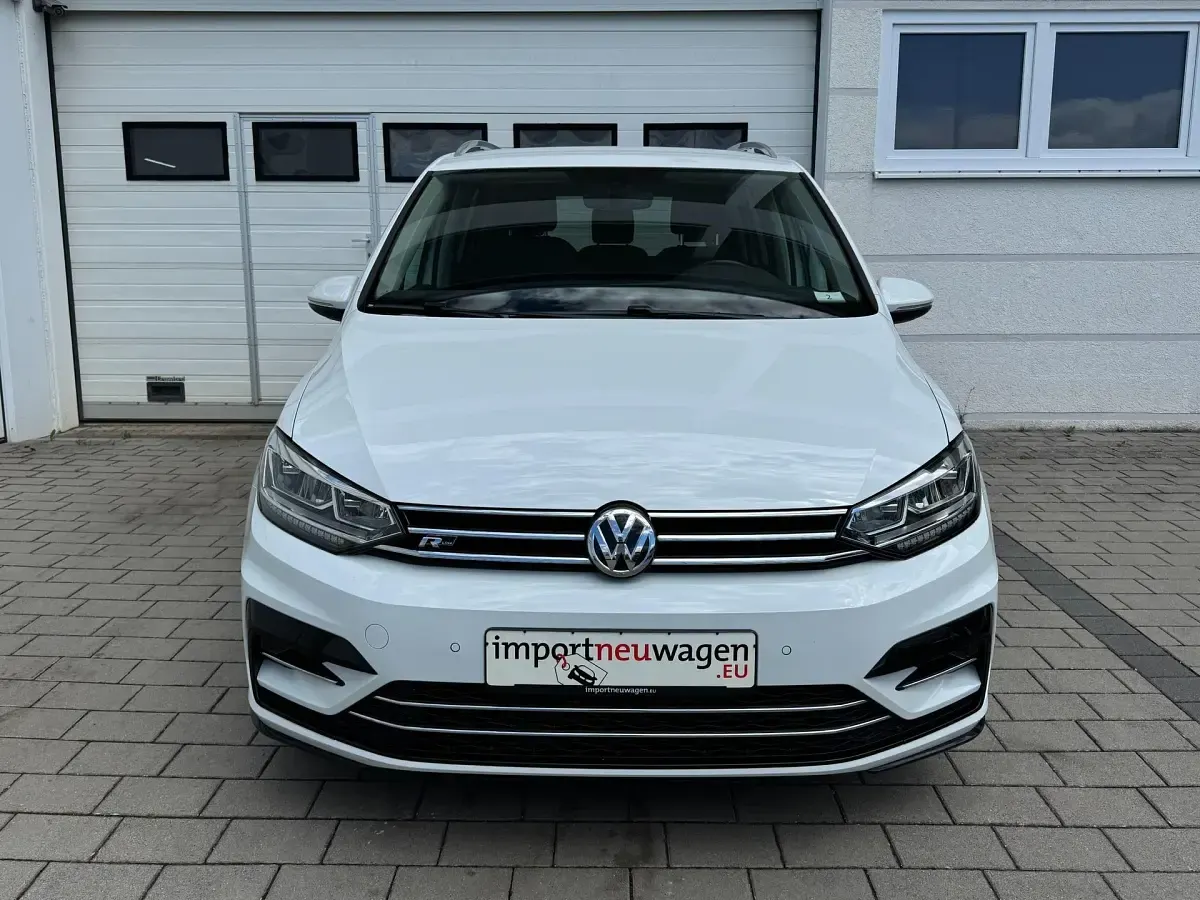 Gebraucht VW Touran Highline 150 PS (110 kW) 2020 Pure white Van / Kleinbus