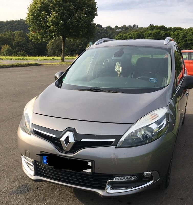 Grau Gebraucht 2015 Renault Mégane GrandTour Kombi | 5.900 € - Bild 1/4