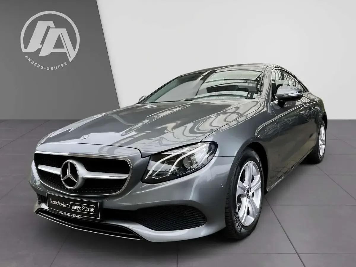 Gebraucht Mercedes E200 Avantgarde 184 PS (135 kW) 2017 Selenitgrau Coupé
