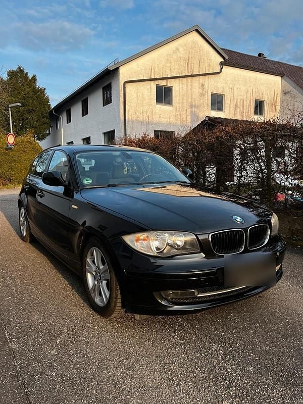 Gebraucht BMW 116 Advantage 122 PS (89 kW) 2011 Schwarz Kleinwagen