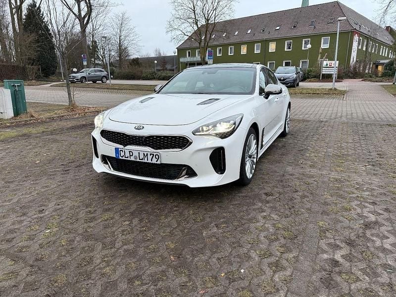 Gebraucht Kia Stinger GT-Line 200 PS (147 kW) 2019 Weiß Kleinwagen