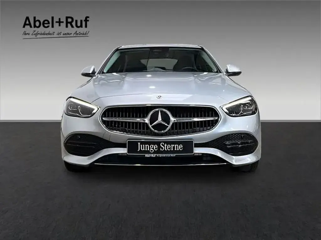 Gebraucht Mercedes 200 163 PS (119 kW) 2025 Lack hightechsilber (metallic) Limousine
