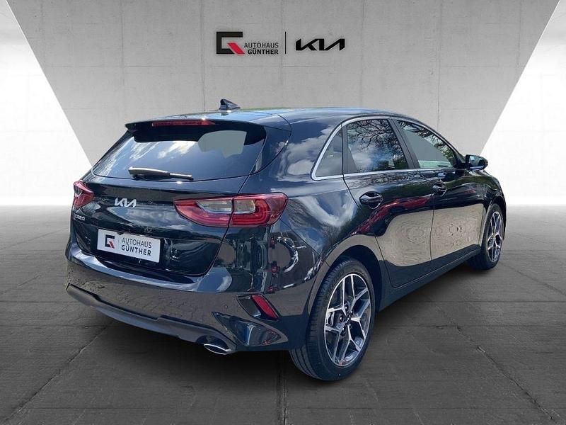 Używany Kia Ceed Style 140 KM (102 kW) 2025 Czarny Hatchback