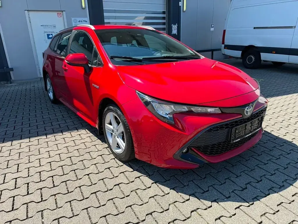 Gebraucht Toyota Corolla Hybrid Comfort 98 PS (72 kW) 2019 Rot Limousine
