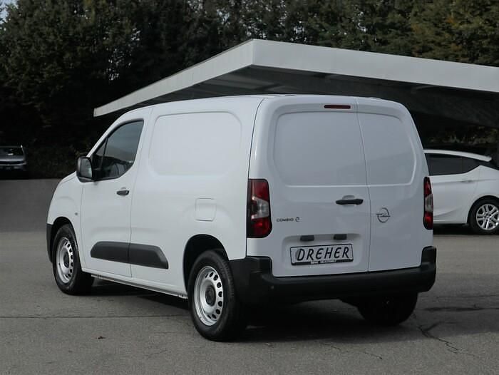 Gebraucht Opel Combo-e Life Edition 100 kW (136 PS) 2023 Kaolin weiß Kombi