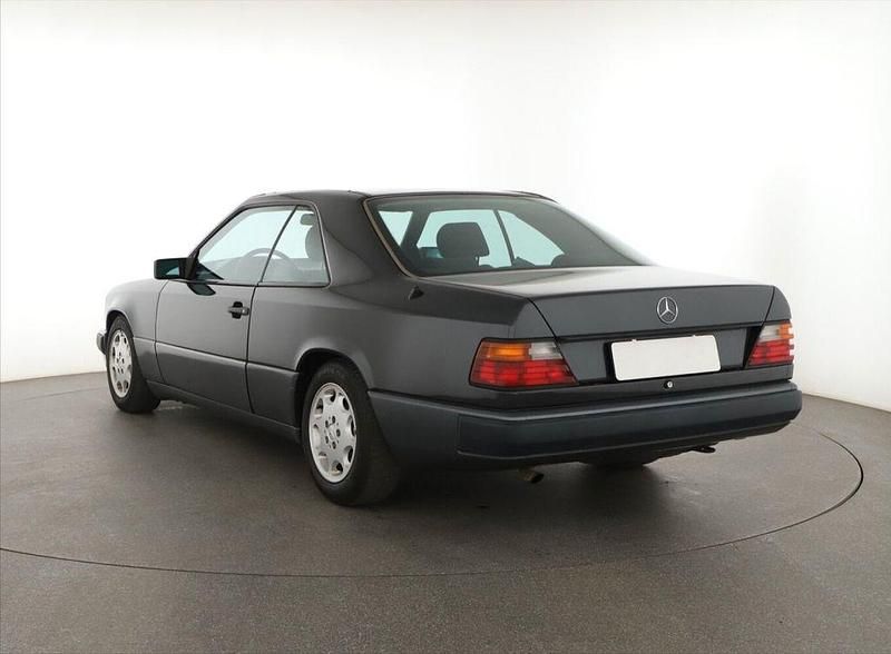 Gebraucht Mercedes 230 132 PS (97 kW) 1989 Grau Limousine