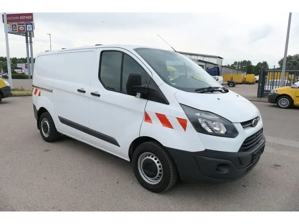 Gebraucht Ford Transit Custom 105 PS (77 kW) 2016 Weiss (metallic) Van