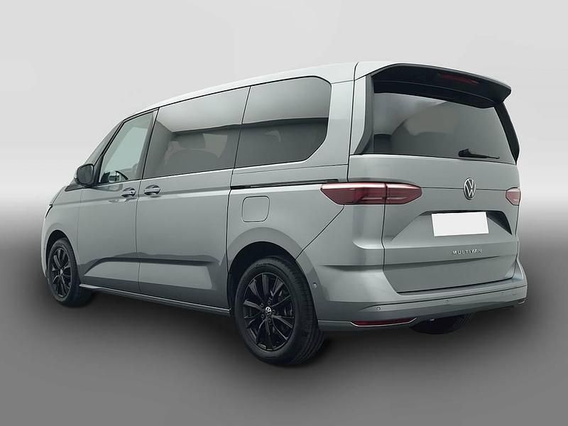 Gebraucht VW Multivan Life 150 PS (110 kW) 2024 Silber Van