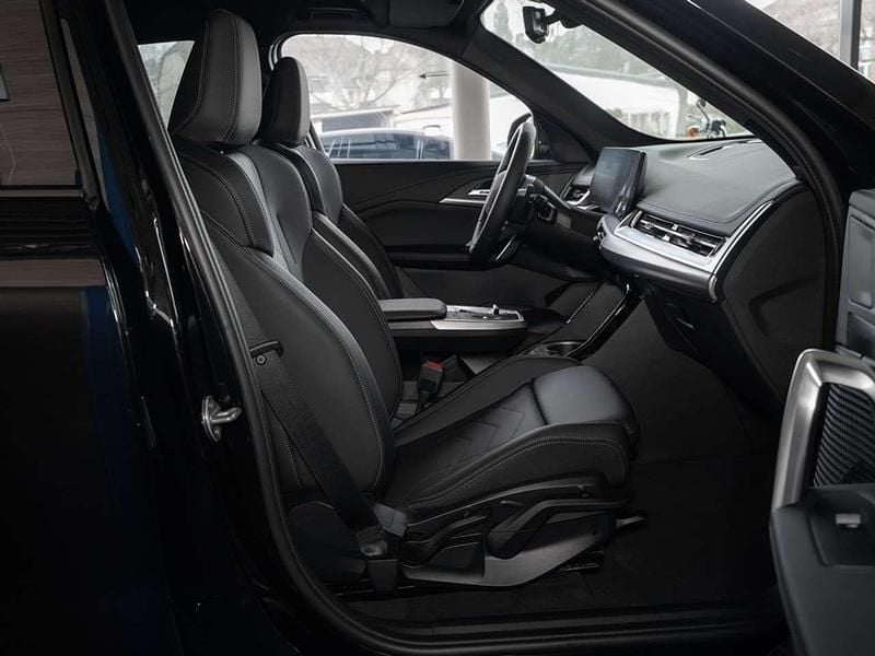 Neu BMW X1 M Sport 326 PS (239 kW) 2025 Saphirschwarz metallic SUV