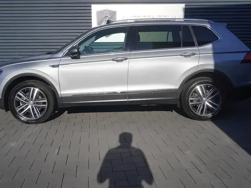 Gebraucht VW Tiguan Allspace Highline 239 PS (175 kW) 2019 Pyrit silber metallic SUV