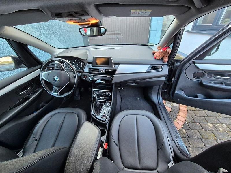 Gebraucht BMW 214 Active Tourer 95 PS (69 kW) 2016 Grau Van / Kleinbus