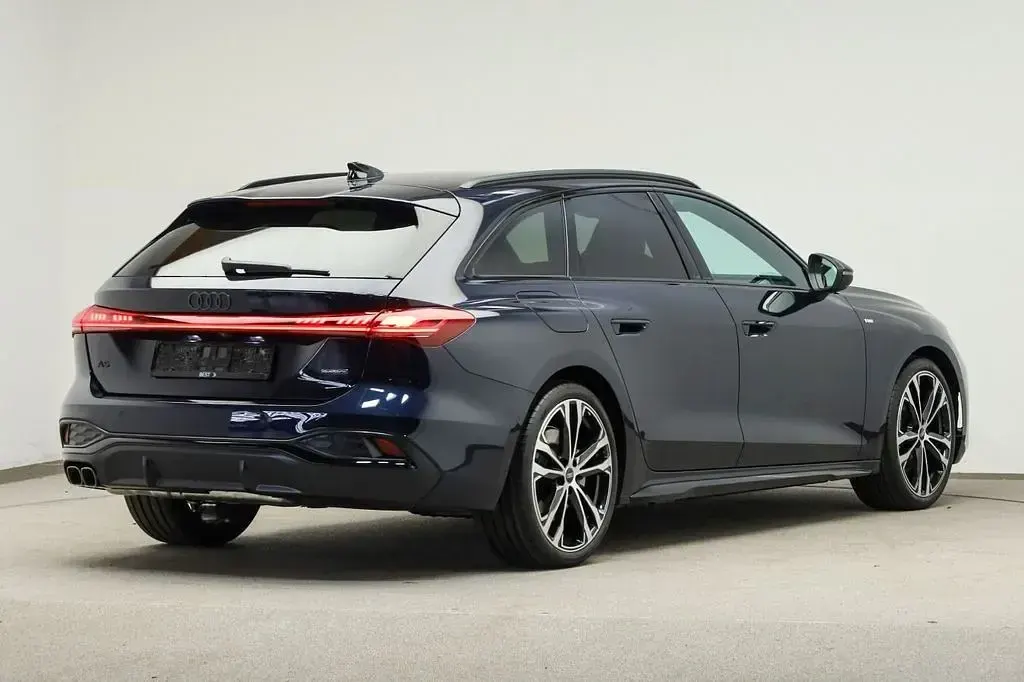 Gebraucht Audi A5 S-Line 204 PS (150 kW) 2026 Blau Kombi