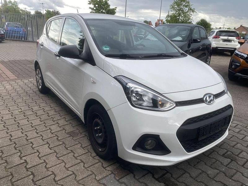 Schwarz Gebraucht 2016 Hyundai i10 Kleinwagen | 5.900 € (Etwas zu teuer) - Bild 1/4