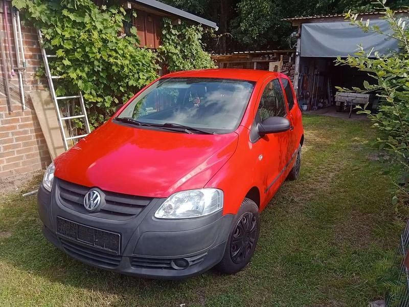 Rot Gebraucht 2006 VW Polo Limousine | 900 € (Guter Preis) - Bild 1/4