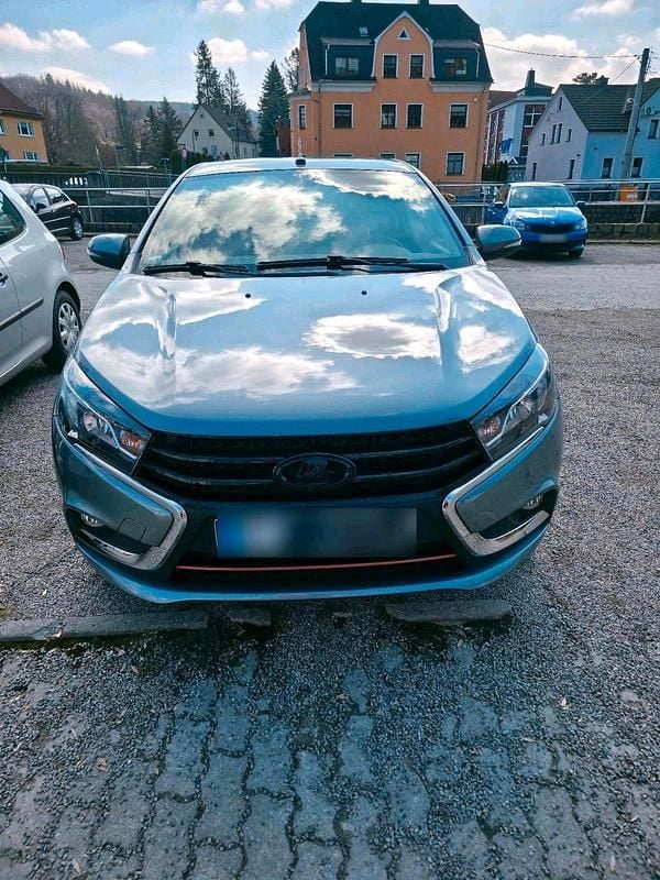 Gebraucht Lada Vesta 106 PS (77 kW) 2020 Grau Limousine