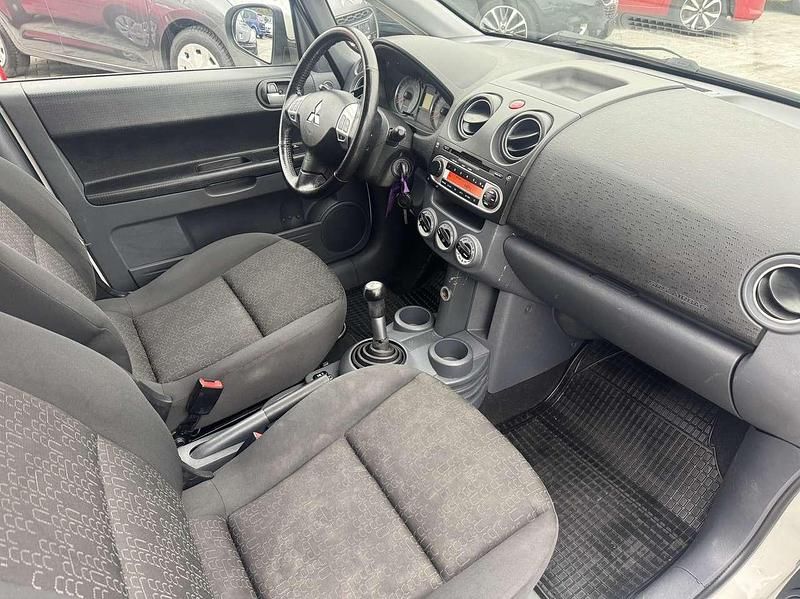 Gebraucht Mitsubishi Colt Motion 95 PS (69 kW) 2012 New white Kleinwagen