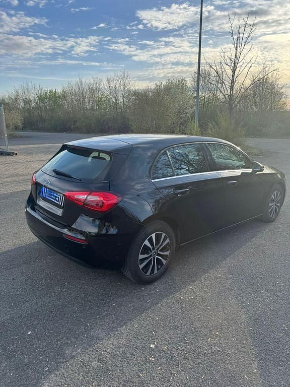 Gebraucht Mercedes A200 150 PS (110 kW) 2021 Schwarz Limousine