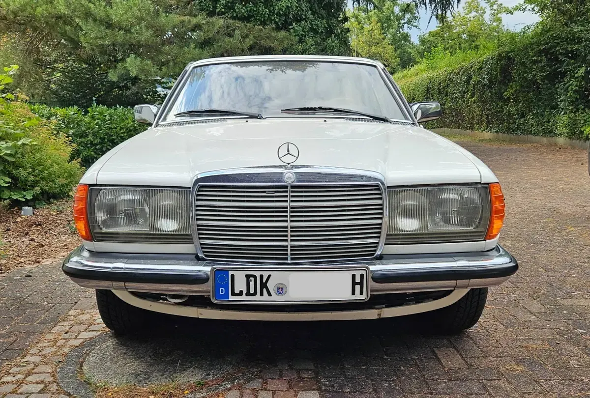 Gebraucht Mercedes 280 177 PS (130 kW) 1977 Weiß Coupé