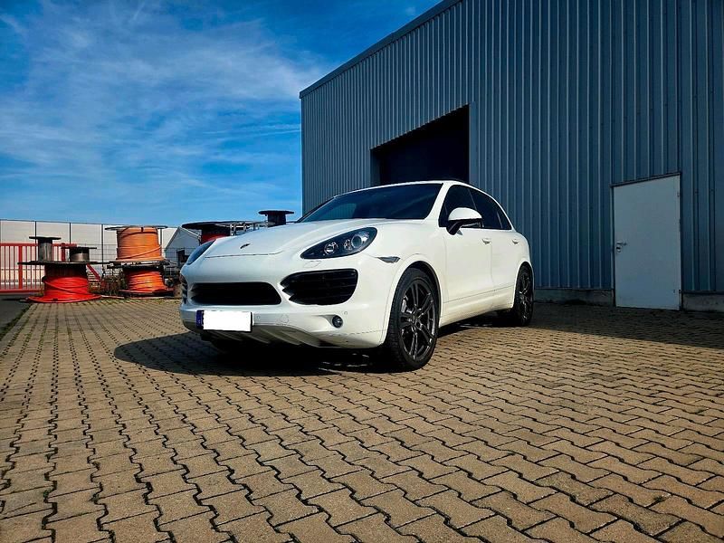 Weiß Gebraucht 2012 Porsche Cayenne SUV | 26.600 € (Etwas zu teuer) - Bild 1/4