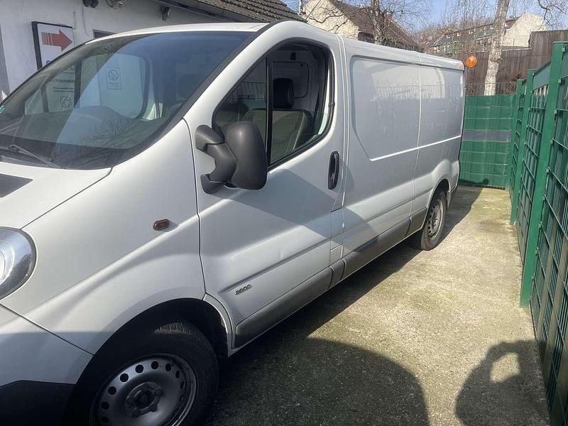 Gebraucht Opel Vivaro 145 PS (106 kW) 2011 Casabl/arctic/eisweiss/kaolin Van / Kleinbus