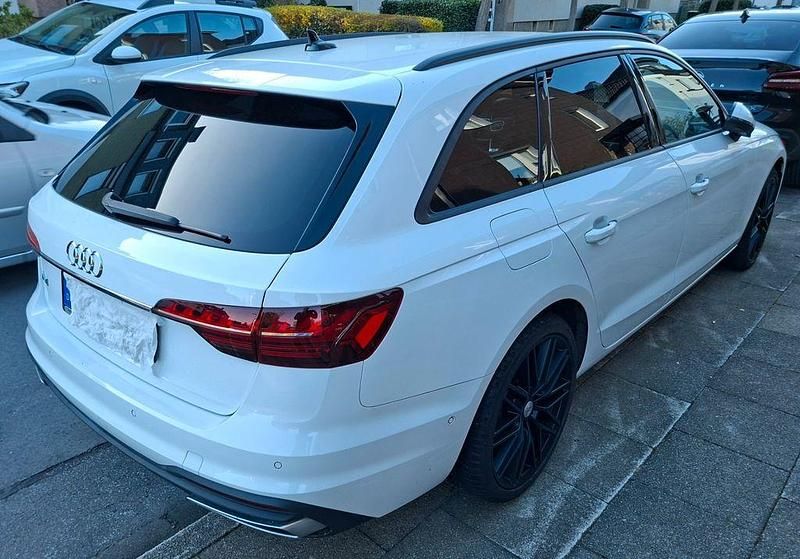 Gebraucht Audi A4 S-Line 150 PS (110 kW) 2023 Weiß Kombi