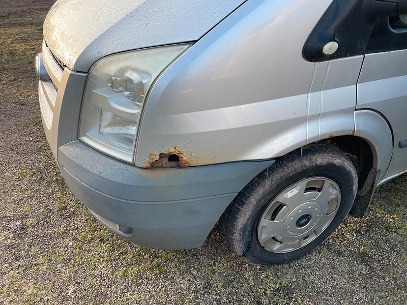 Gebraucht Ford Transit 116 PS (85 kW) 2011 Silber Van / Kleinbus