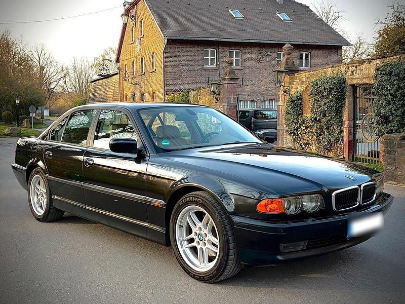 Gebraucht BMW 740 286 PS (210 kW) 2000 Schwarz Limousine