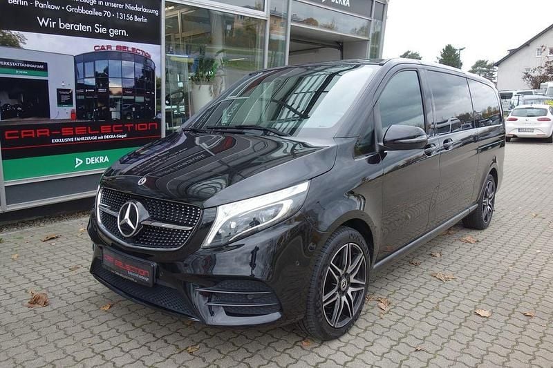 Obsidianschwarz Gebraucht 2022 Mercedes V300 AMG Van / Kleinbus | 56.800 € (Guter Preis) - Bild 1/4
