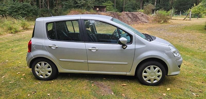 Gebraucht Renault Modus Dynamique 101 PS (74 kW) 2010 Silber Van / Kleinbus