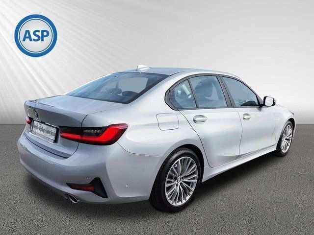 Gebraucht BMW 320 Advantage 190 PS (139 kW) 2019 Silber metallic Limousine