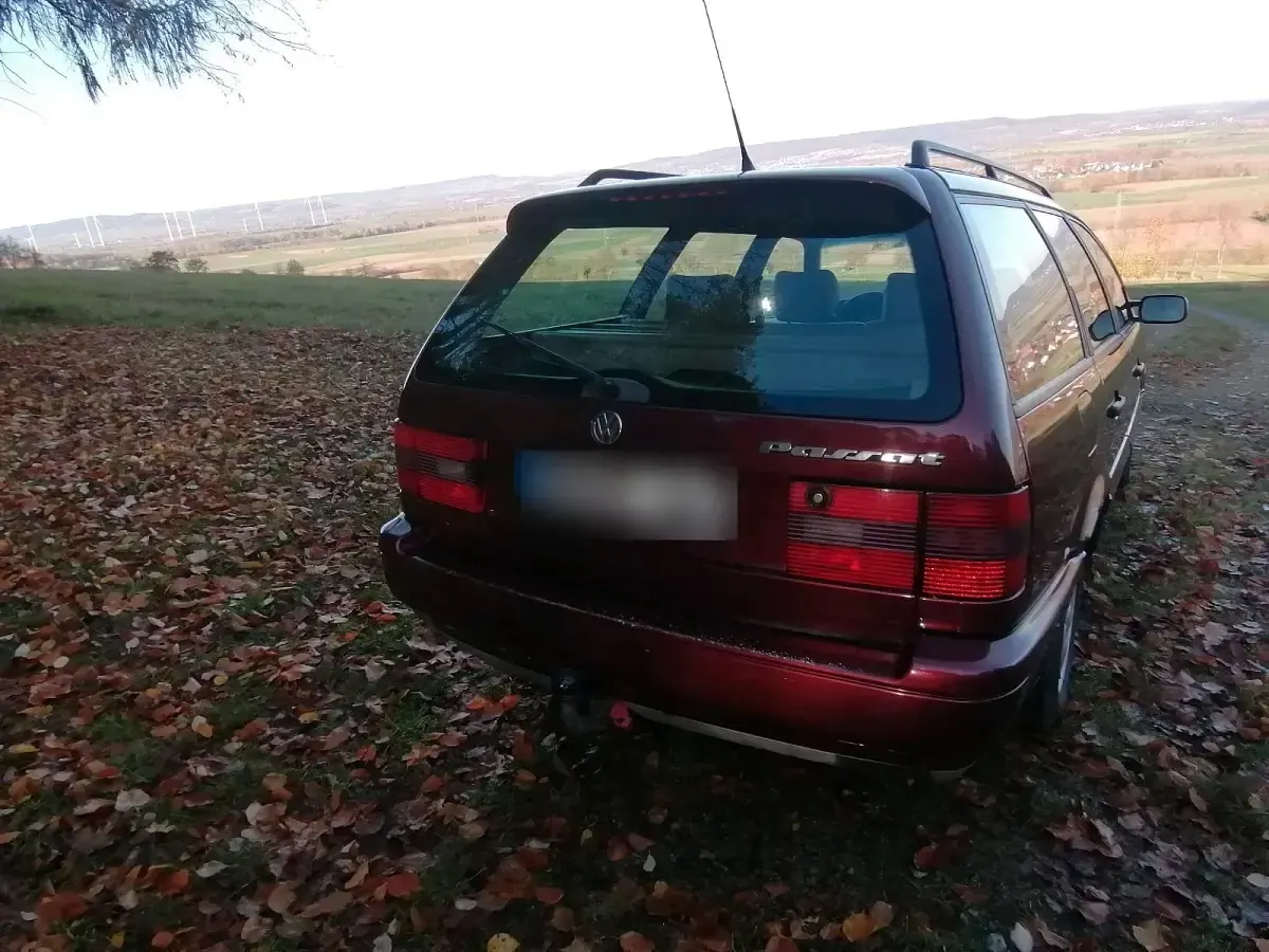 Gebraucht VW Passat 115 PS (84 kW) 1995 Rot Kombi