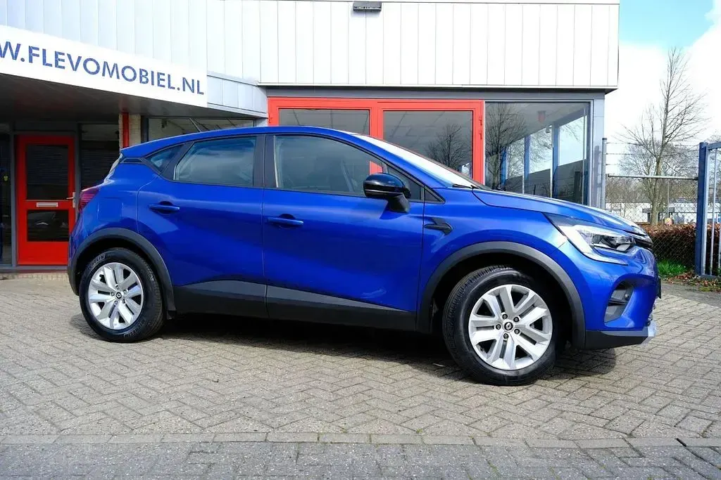 Używany Renault Captur Zen 91 KM (66 kW) 2021 Niebieski SUV