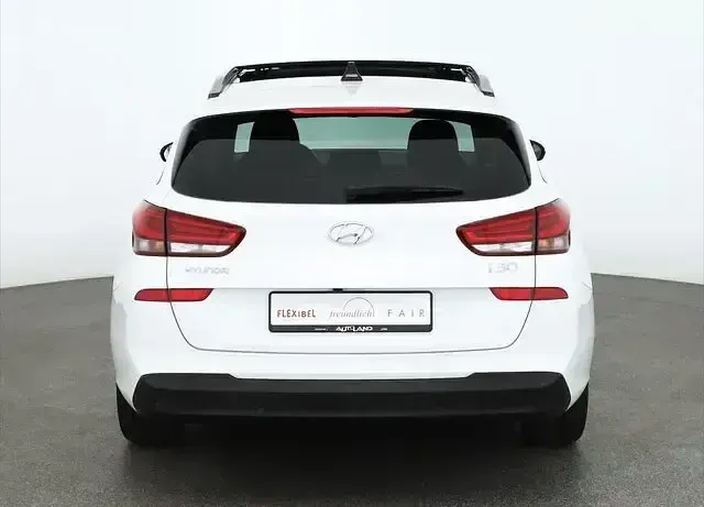 Gebraucht Hyundai i30 Style 136 PS (100 kW) 2019 Polar white Kombi