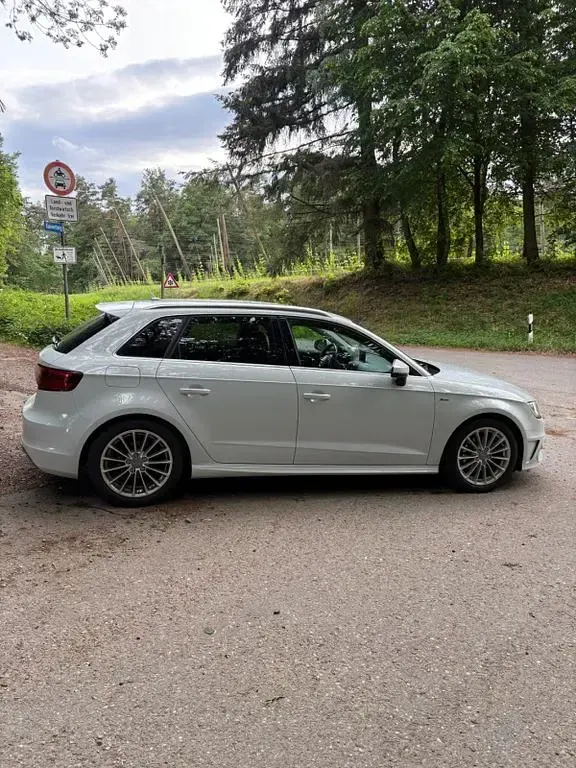 Gebraucht Audi A3 Sport 150 PS (110 kW) 2015 Weiß Limousine