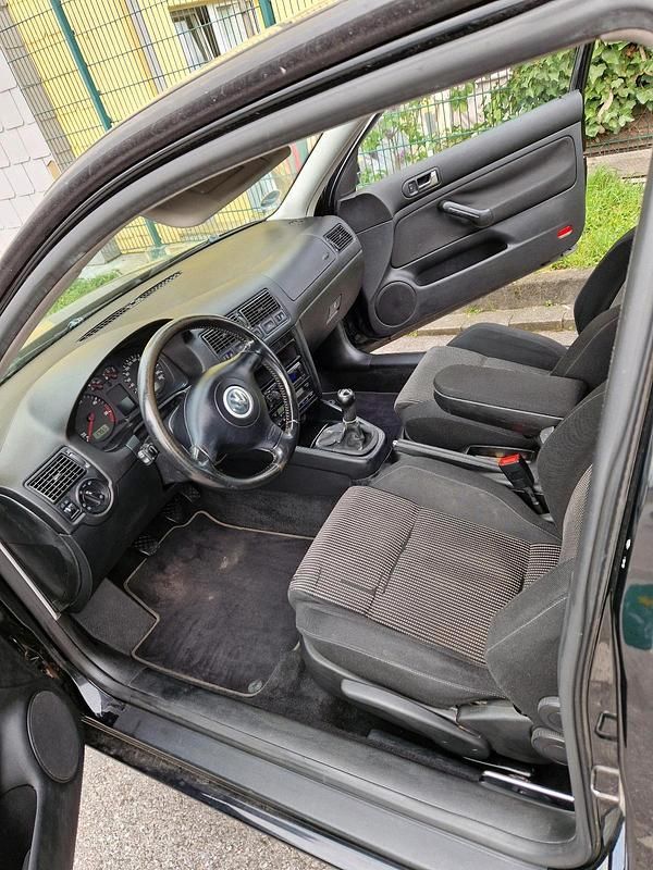Schwarz Gebraucht 2002 VW Golf IV Kleinwagen | 2.450 € (Fairer Preis) - Bild 1/4