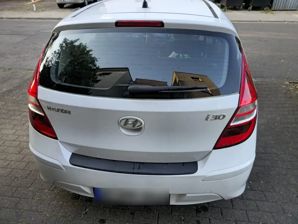 Gebraucht Hyundai i30 109 PS (80 kW) 2010 Weiß Kleinwagen