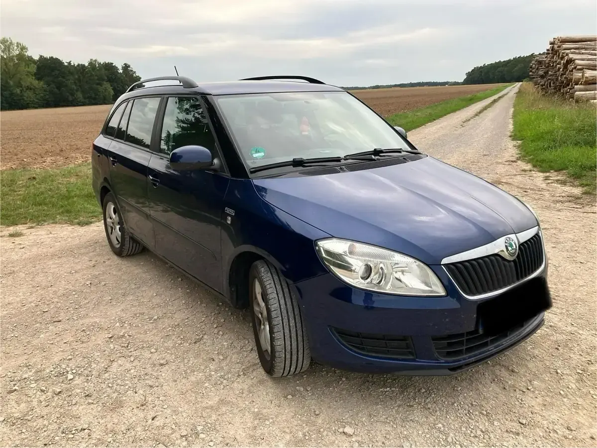 Gebraucht Skoda Fabia 85 PS (62 kW) 2012 Blau Kombi