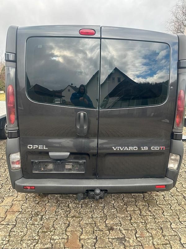 Gebraucht Opel Vivaro 101 PS (74 kW) 2005 Schwarz Van / Kleinbus