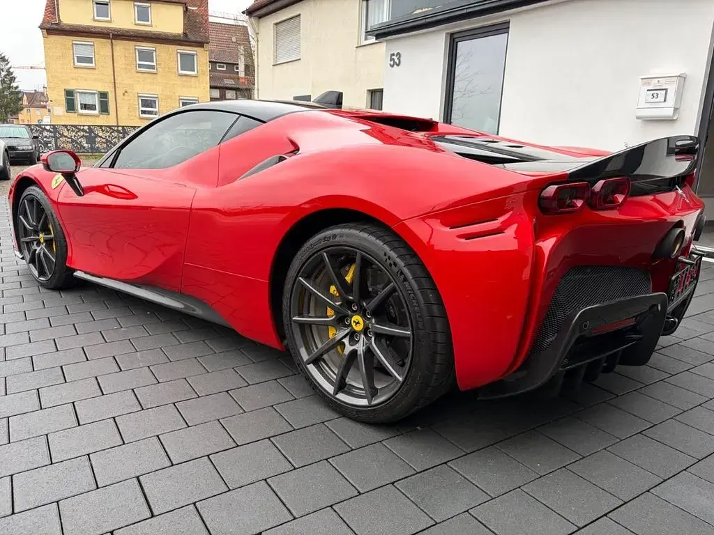 Gebraucht Ferrari SF90 2022 Rot