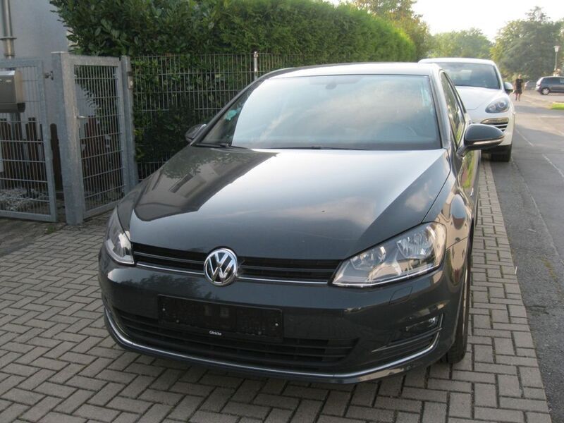 Second-hand VW Golf VII LOUNGE 110 CP (80 kW) 2015 Gri Berlinǎ