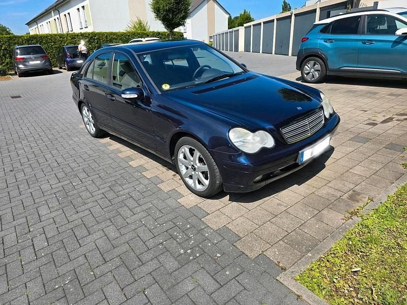 Blau Gebraucht 2002 Mercedes C270 Elegance Limousine | 2.350 € (Superpreis) - Bild 1/4