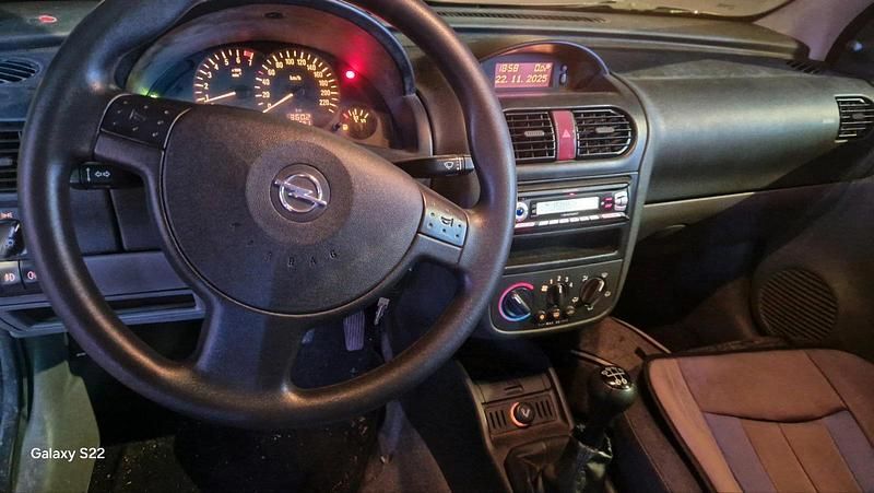 Gebraucht Opel Corsa 54 PS (39 kW) 2000 Silber Kleinwagen