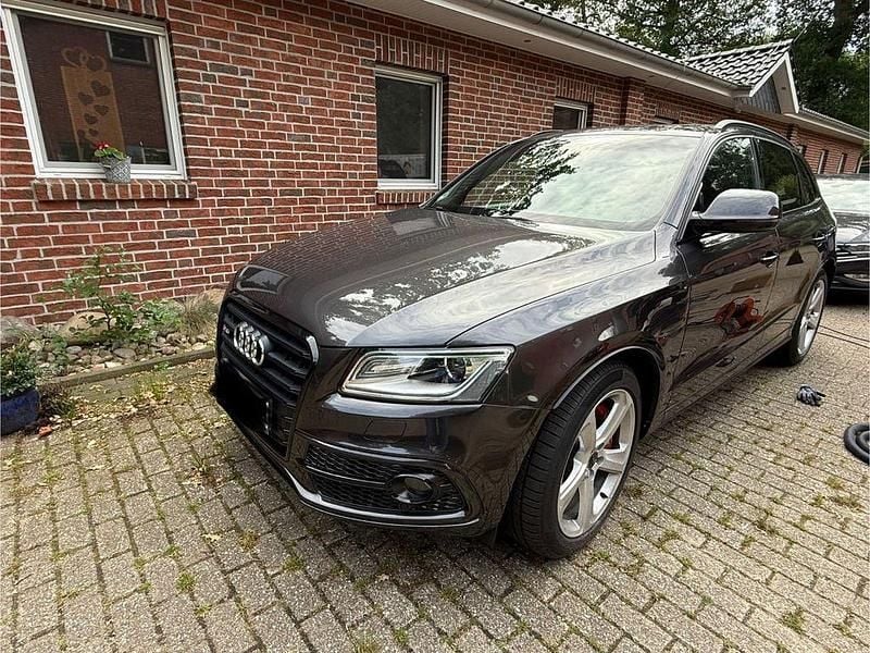 Grau Gebraucht 2016 Audi SQ5 Ambiente SUV | 29.950 € (Teuer) - Bild 1/4