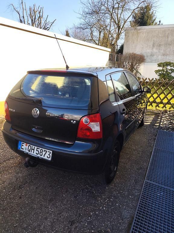 Gebraucht VW Polo Basis 75 PS (55 kW) 2005 Schwarz Kleinwagen