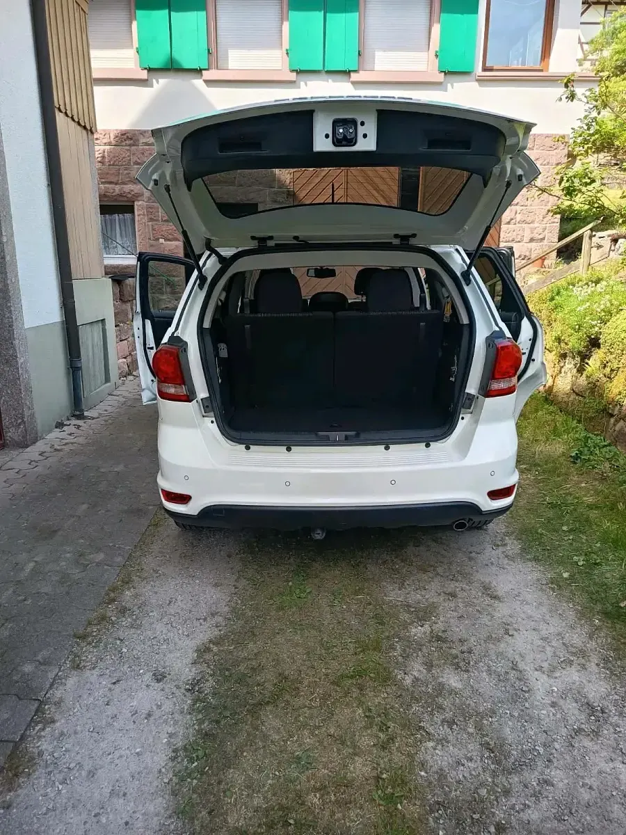 Gebraucht Fiat Freemont 170 PS (125 kW) 2012 Weiß SUV