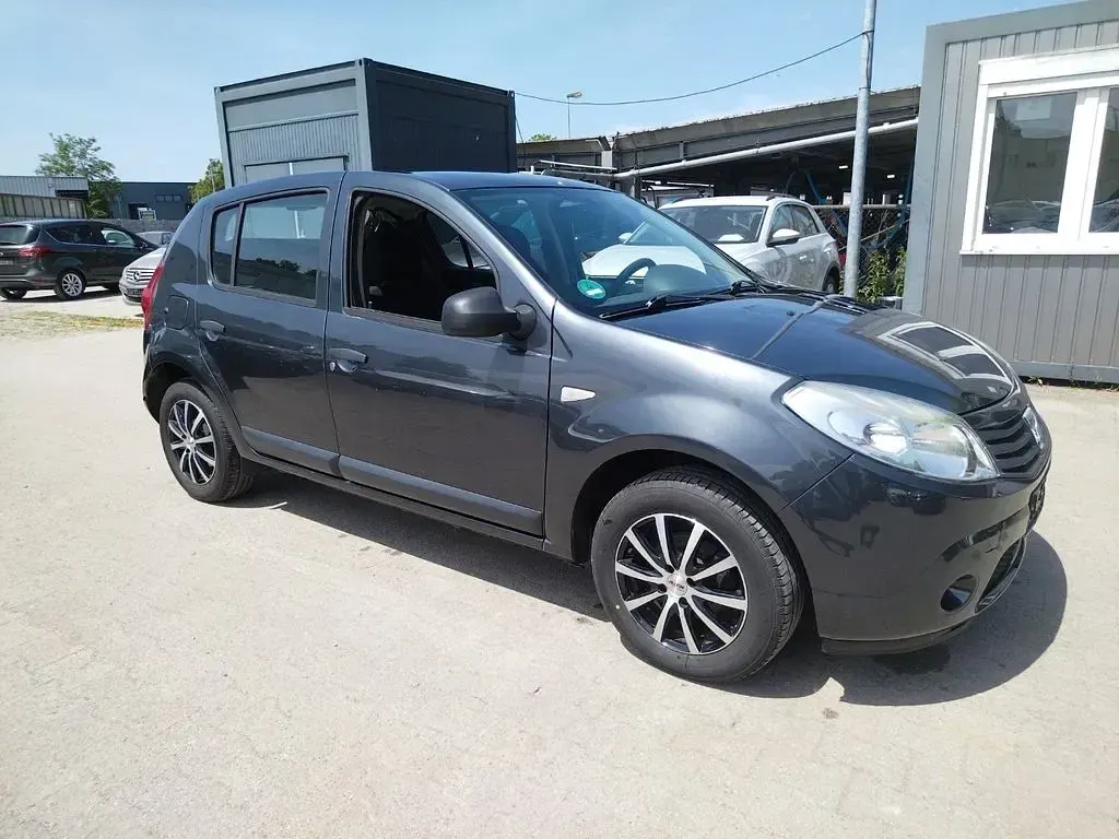 Gebraucht Dacia Sandero 75 PS (55 kW) 2010 Grau Limousine