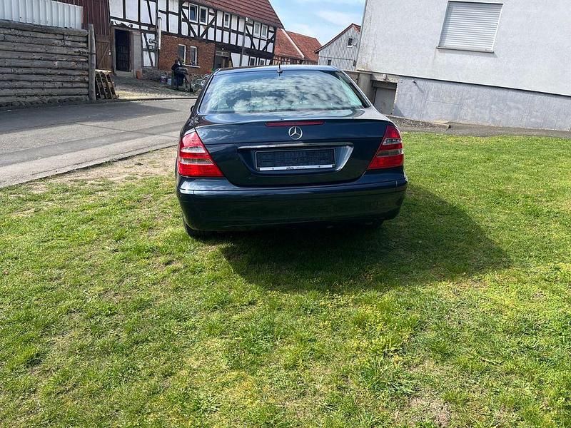 Gebraucht Mercedes E280 Classic 190 PS (139 kW) 2006 Blau Limousine