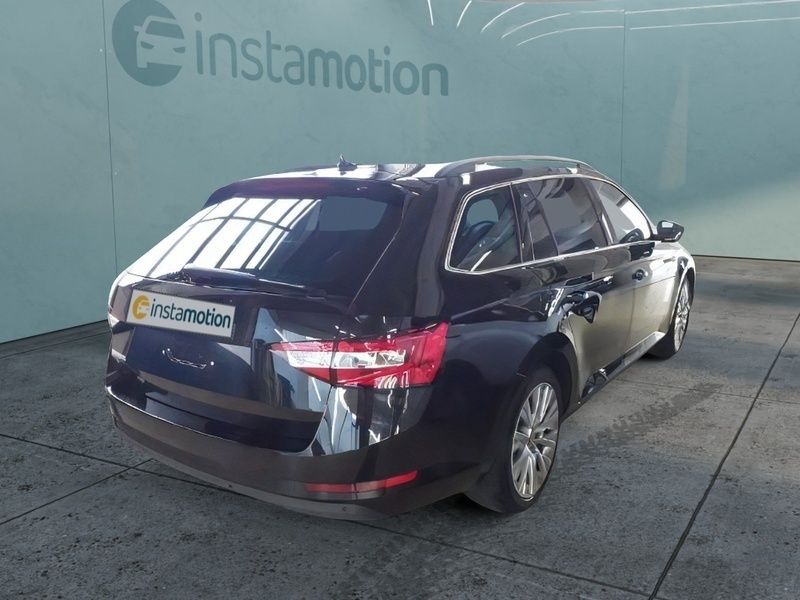 Gebraucht Skoda Superb Ambition 150 PS (110 kW) 2024 Schwarz Kombi