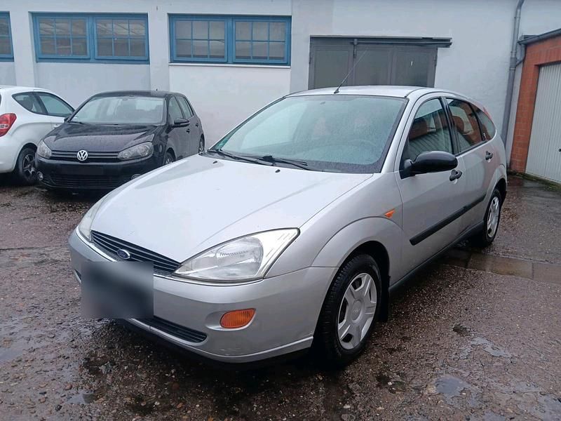 Gebraucht Ford Focus Ghia 100 PS (73 kW) 1999 Grau Kombi